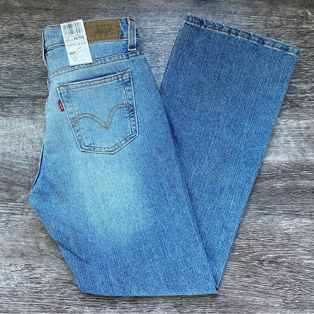 NWT Women’s Boot Cut Stretch 515 Jeans Size 8p M